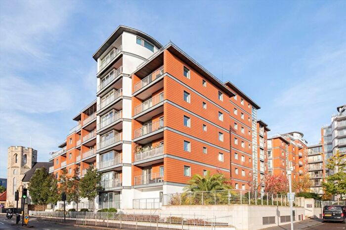 2 Bedroom Flat To Rent In Holland Gardens, Brentford, TW8