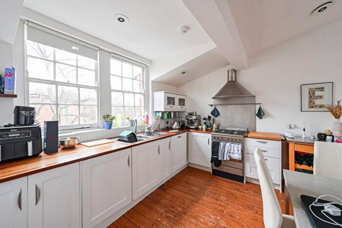 2 Bedroom Flat To Rent In Kelross Road, Highbury, London, N5