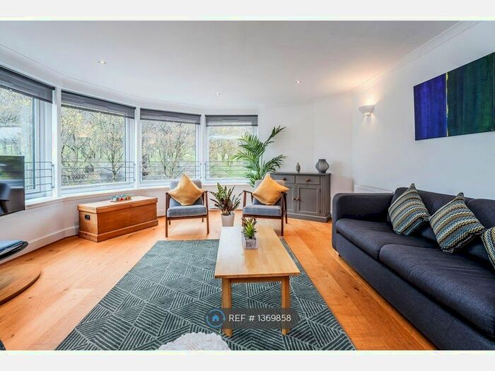 3 Bedroom Flat To Rent In Spring Gardens, Edinburgh, EH8