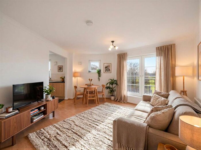 2 Bedroom Flat For Sale In / Duddingston Park South, Edinburgh, EH15