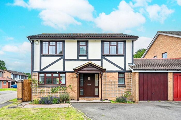 4 Bedroom Detached House To Rent In Chertsey, Surrey, , Chertsey, KT16