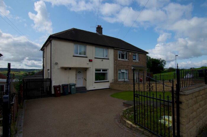 3 Bedroom Semi-Detached House To Rent In Saffron Drive, Allerton, Bradford BD15