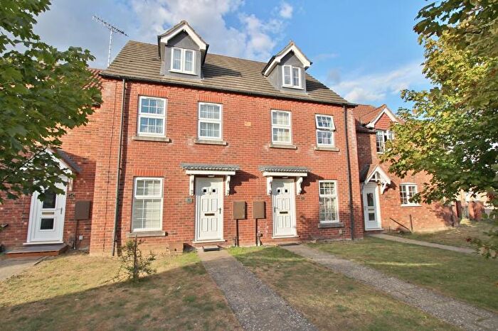 3 Bedroom Terraced House For Sale In The Hayfields, Spalding, Lincolnshire, PE11