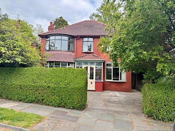 5 Bedroom Detached House For Sale In Hall Drive, Middleton, Manchester, M24