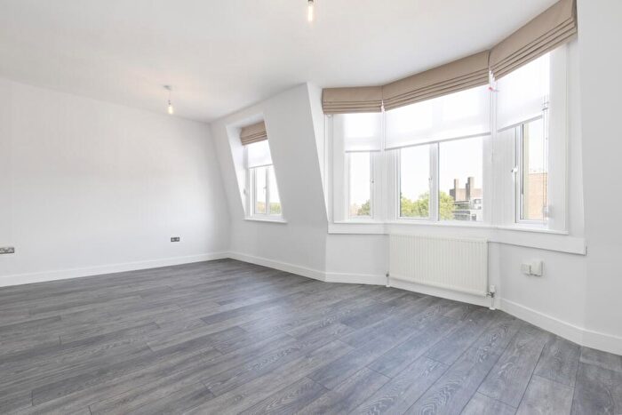2 Bedroom Flat To Rent In West Green Road, Vicarage Parade, N15