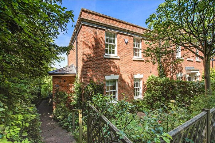 3 Bedroom End Of Terrace House For Sale In Elizabeth Place, Winchester, Hampshire, SO22