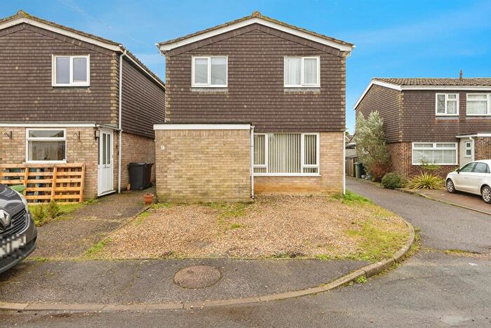 3 Bedroom Detached House For Sale In Ashleigh Gardens, Wymondham, NR18