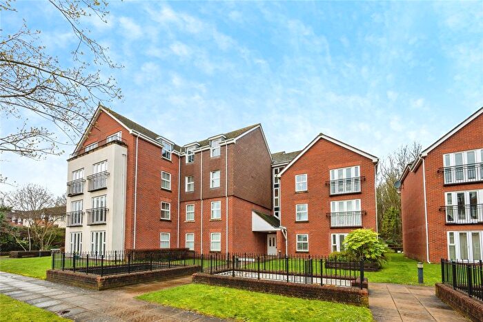 2 Bedroom Flat For Sale In Birch Meadow Close, Warwick, Warwickshire, CV34