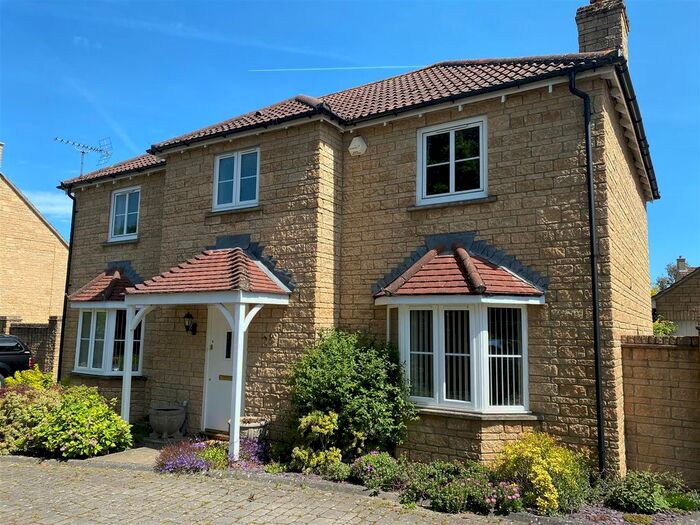4 Bedroom Detached House For Sale In Tench Road, Calne, SN11