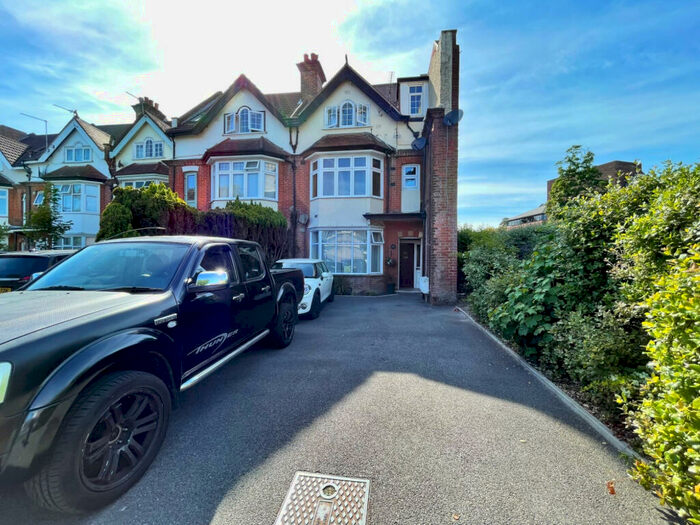 1 Bedroom Apartment To Rent In Alumhurst Road, Westbourne, BH4