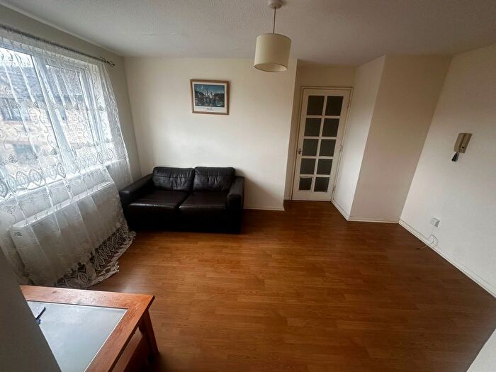 1 Bedroom Flat To Rent In Hilary Court, Charlton Road, London, N9