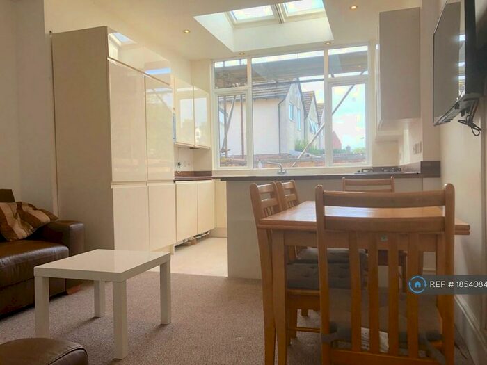 6 Bedroom End Of Terrace House To Rent In St James Road, Exeter, EX4