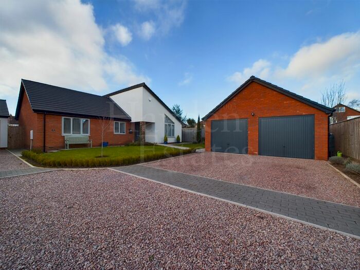 3 Bedroom Detached Bungalow For Sale In Hallow, Worcester, WR2