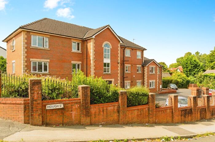 2 Bedroom Flat For Sale In Hough Street, Bolton, Lancashire, BL3