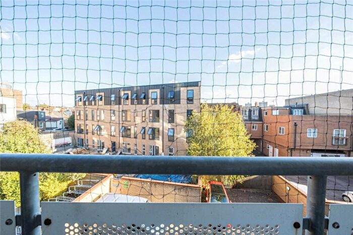 2 Bedroom Apartment For Sale In London Road, Kingston Upon Thames, KT2
