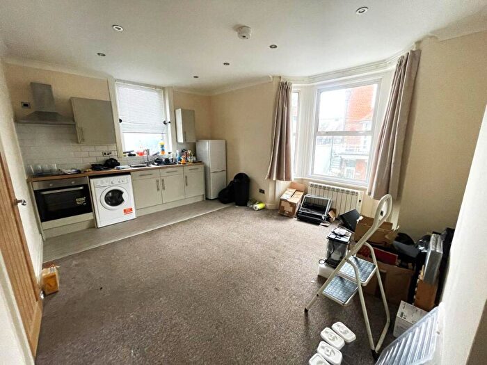 1 Bedroom Flat To Rent In St Aubyns Road, Eastbourne, BN22