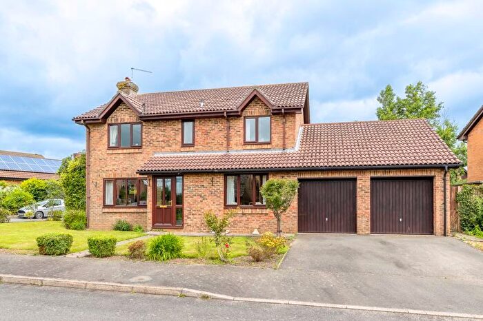 4 Bedroom Detached House For Sale In Roman Way, Uckfield, TN22