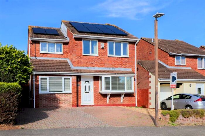 4 Bedroom Detached House To Rent In Shorham Rise, Two Mile Ash, Milton Keynes, MK8