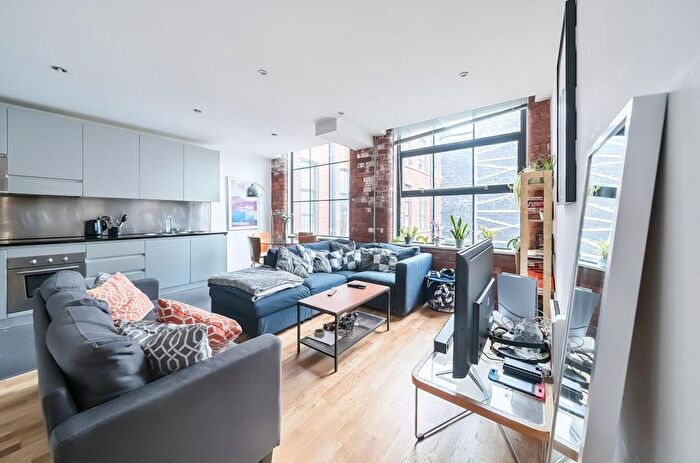 2 Bedroom Flat To Rent In Roberts Wharf, Leeds, LS9