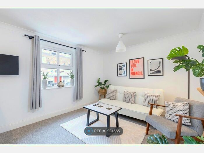 2 Bedroom Flat To Rent In Trafalgar View, Brighton, BN1