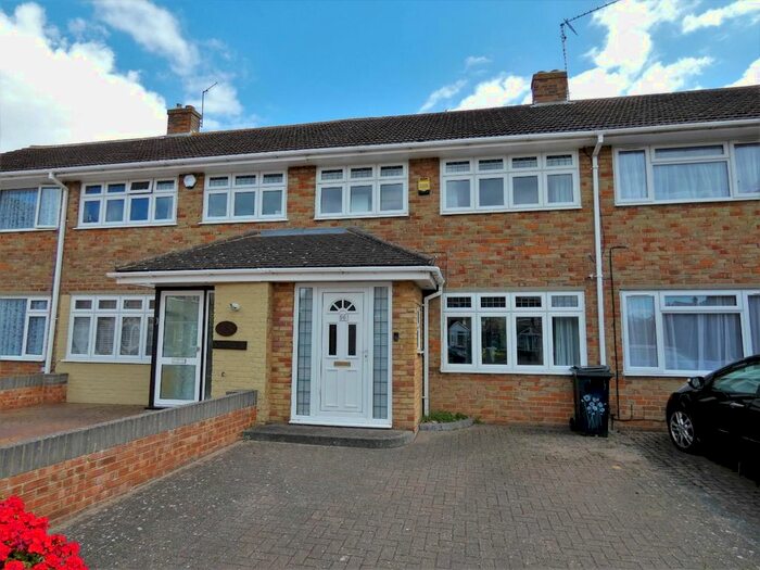 3 Bedroom Property To Rent In Whinfell Way, Gravesend, DA12