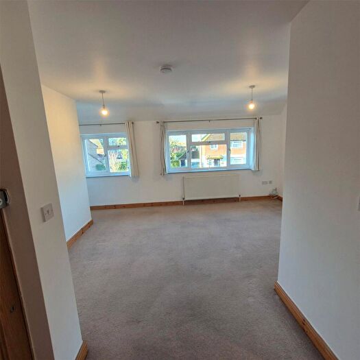 1 Bedroom Flat For Sale In Hornbeam Road, Guildford, Surrey, GU1