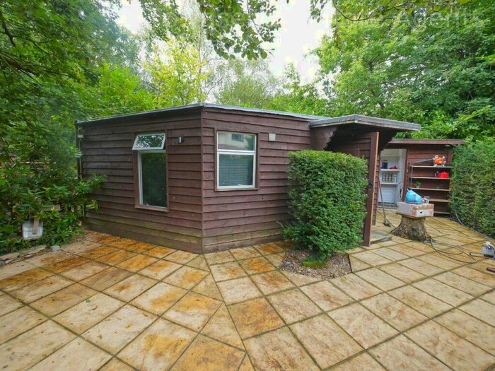 1 Bedroom Bungalow To Rent In Pinewood Close, Northwood, HA6