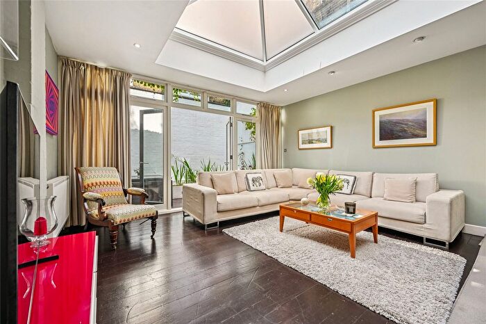 2 Bedroom Flat For Sale In Macklin Street, Covent Garden, WC2B