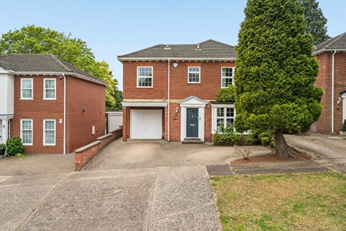 4 Bedroom Detached House To Rent In Drysdale Close, Northwood, HA6