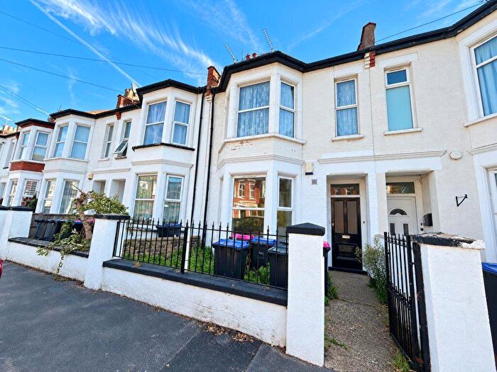 2 Bedroom Flat To Rent In Stromness Road - Online Enquiries, SS2