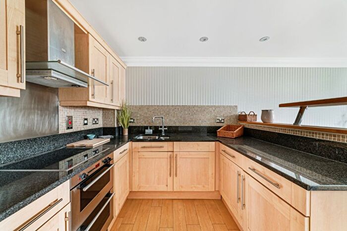 2 Bedroom Flat To Rent In Magdalen House, Devonshire Street, W4