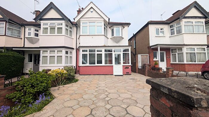 3 Bedroom Semi-Detached House To Rent In Harrow, London, HA2