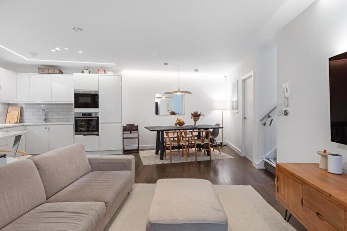 3 Bedroom Flat To Rent In Dray House, Culford Road, N1