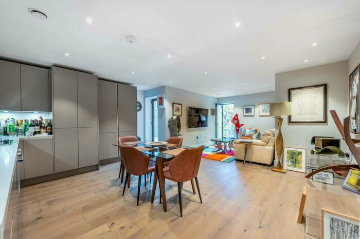 2 Bedroom Flat To Rent In Harlesden Road, Willesden, London, NW10