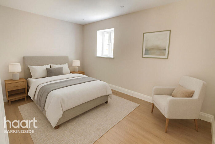 3 Bedroom Semi-Detached Bungalow For Sale In Peachtree Close, Hainault, IG6