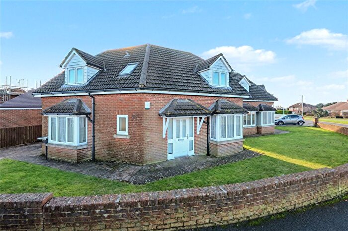 3 Bedroom Detached House For Sale In Tinshill Lane, Leeds, West Yorkshire, LS16