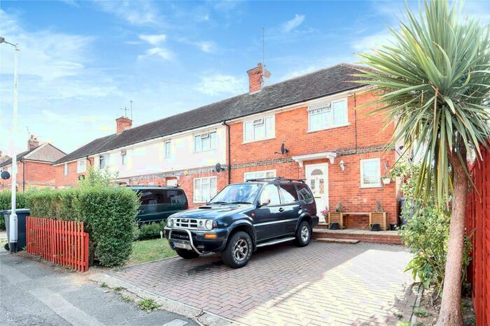 2 Bedroom End Of Terrace House To Rent In Lamerton Road, Reading, Berkshire, RG2
