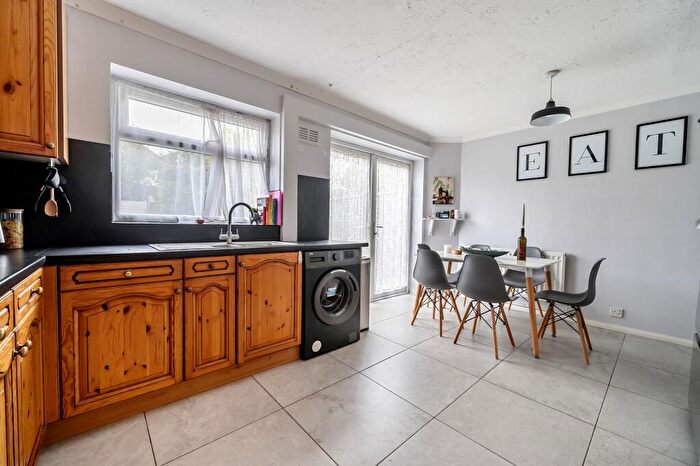 2 Bedroom Terraced House For Sale In Derwent Close, Farnborough, GU14