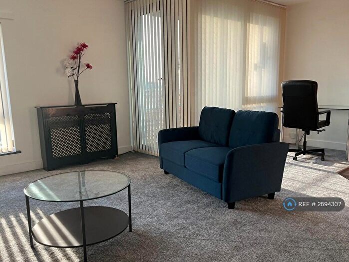 2 Bedroom Flat To Rent In Art's Village, Liverpool, L1