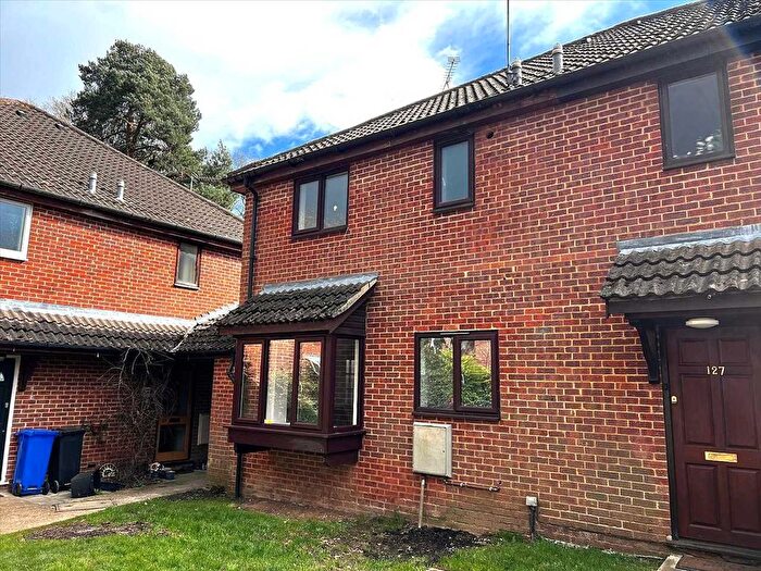 1 Bedroom Terraced House For Sale In Langtons Meadow, Farnham Common, Slough, SL2