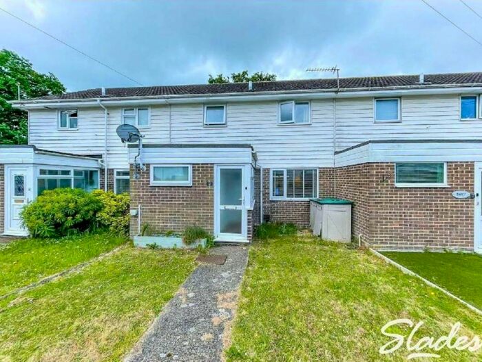 3 Bedroom Terraced House To Rent In Upper Gordon Road, Highcliffe, Dorset, BH23