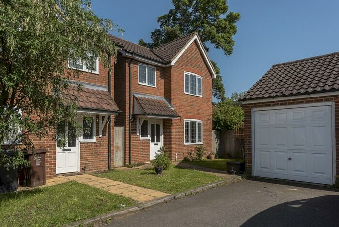 3 Bedroom Detached House To Rent In Langford Close St Albans, AL4