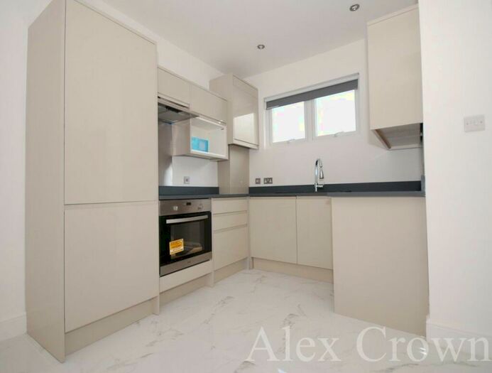 1 Bedroom Flat To Rent In Markhouse Road, Walthamstow, E17