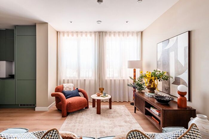 2 Bedroom Flat For Sale In Cecil Avenue, Wembley, Middlesex, HA9