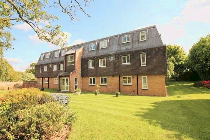 2 Bedroom Apartment To Rent In Iona Way Haywards Heath, RH16