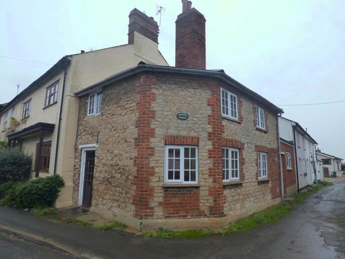 2 Bedroom Cottage To Rent In School Lane, Preston Bissett, MK18