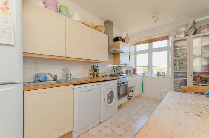 1 Bedroom Flat To Rent In Fulham High Street, Bishop's Park, London, SW6