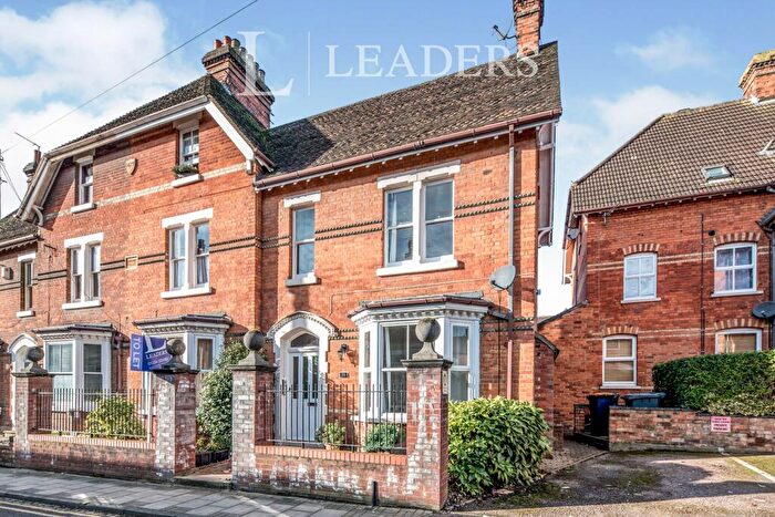 1 Bedroom Flat To Rent In Adelaide Square, Bedford, Bedfordshire, MK40