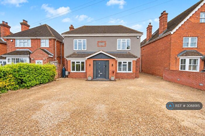 4 Bedroom Detached House To Rent In Benham Hill, Thatcham, RG18