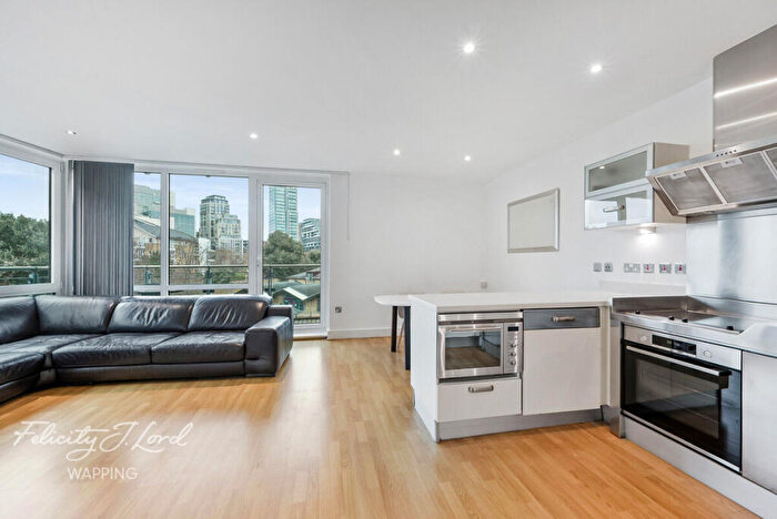 2 Bedroom Flat For Sale In Halcyon Wharf, Wapping High Street, London, E1W